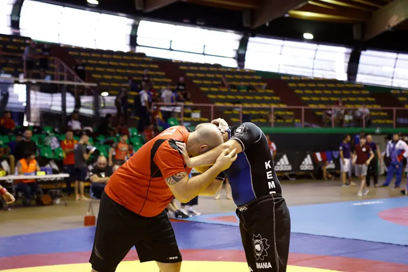 Alessandro Frezza durante un combattimento