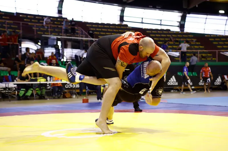 Alessandro Frezza durante un combattimento