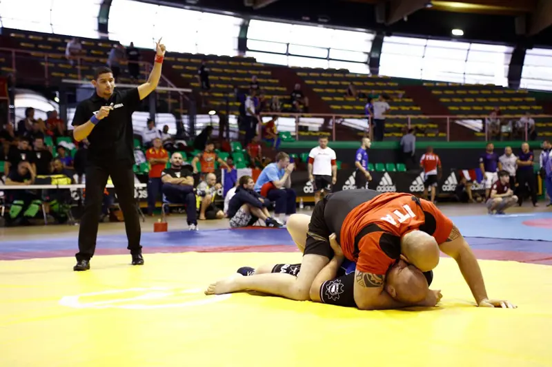 Alessandro Frezza durante un combattimento